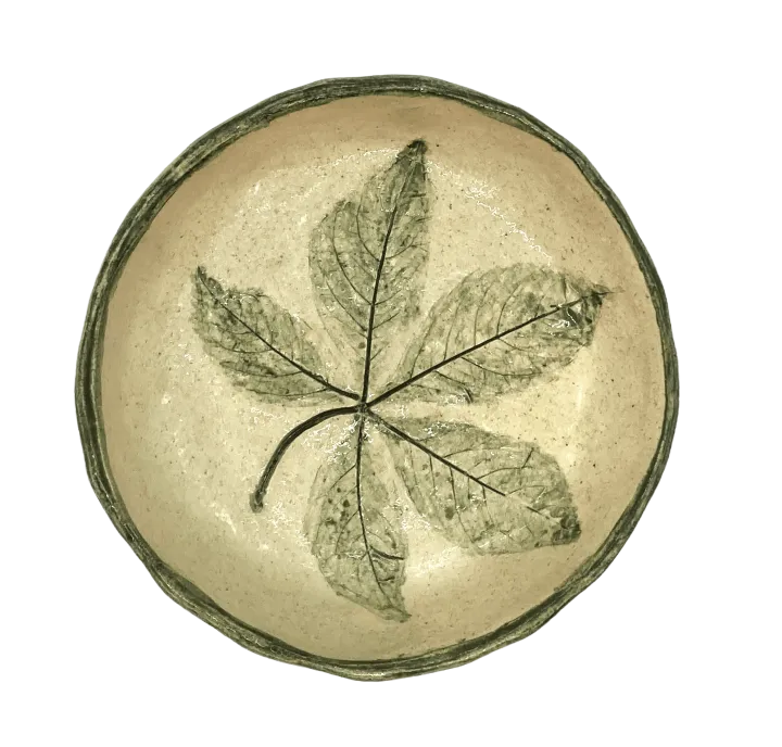 Miseczka w stylu wabi-sabi. Motyw roślinny - winobluszcz
