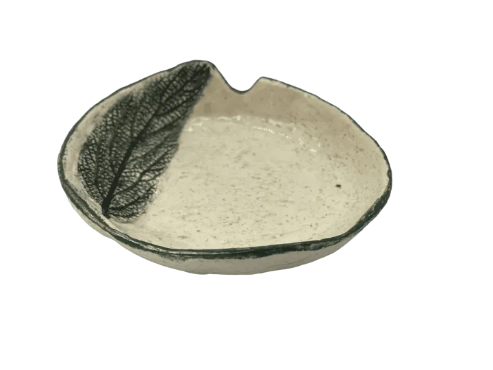 Miseczka w stylu wabi-sabi. Motyw roślinny - kalina sztywnolistna