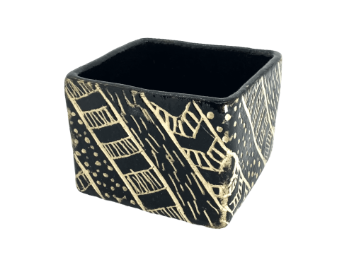 Dwuczęściowy pojemnik - doniczka. Motyw abstrakcyjny. Sgraffito