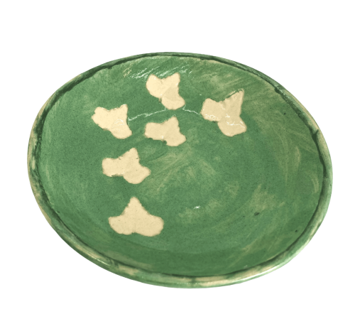 Ceramiczny głęboki  talerzyk z motywem bluszczu.